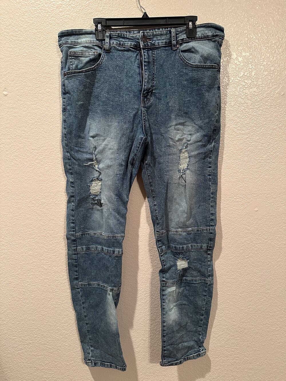 TR Tailored Recreation Distressed light wash skinny premium Jeans 38 x 32